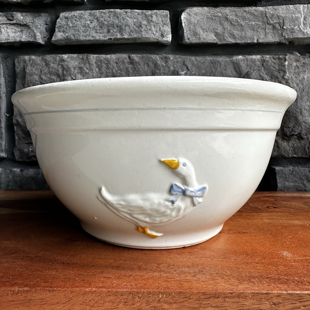 Vintage Country McCoy Goose Nesting Mixing Bowl 2108 USA Granny Cottagecore 8"